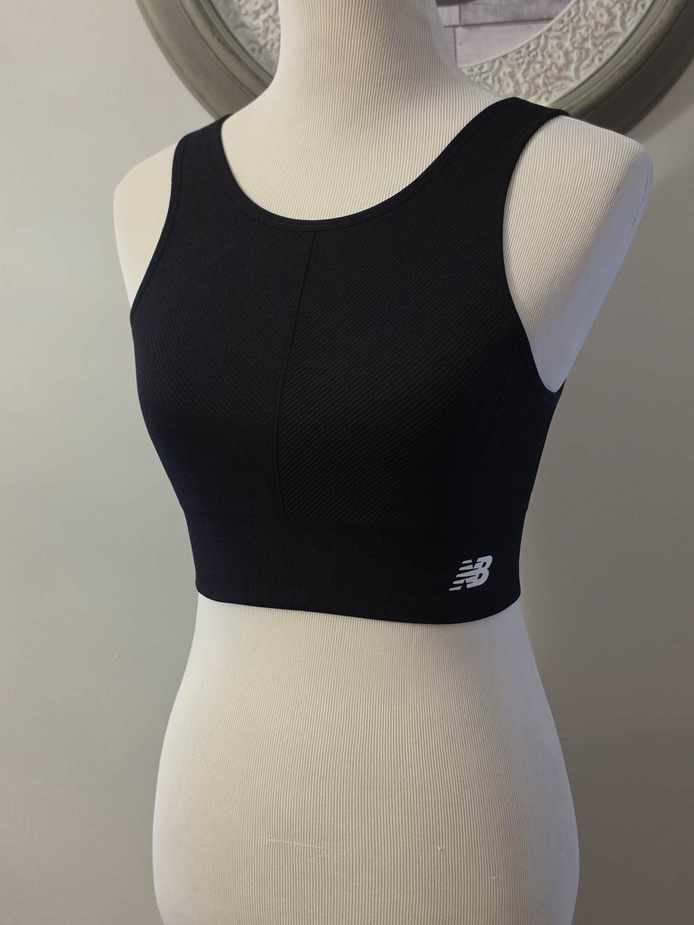 NWOT New Balance Women's Black Seamless Sports Bra